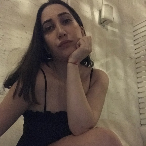 Meet your Posher, Elaine - Picture 1 of 1